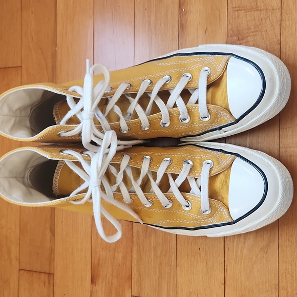 Converse Hightops - Picture 3 of 6